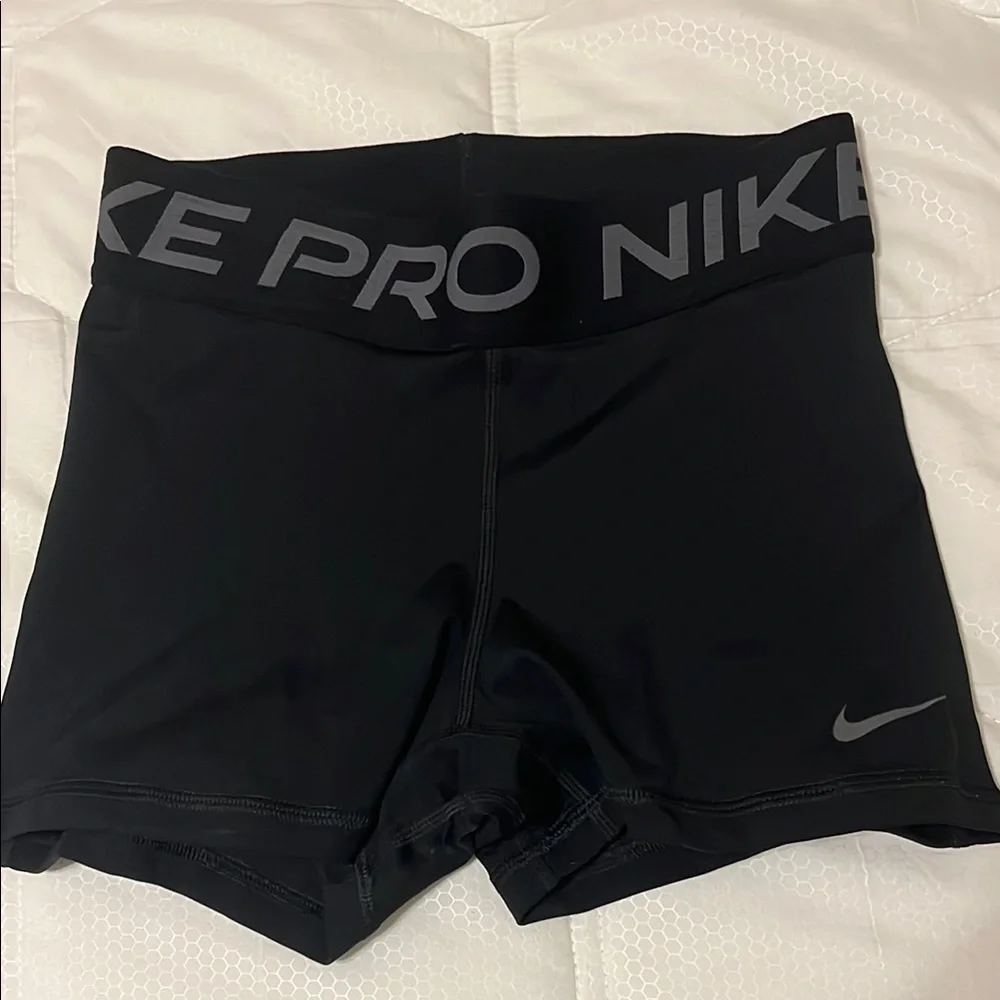 Nike Pro Black Training Shorts - Picture 1 of 2
